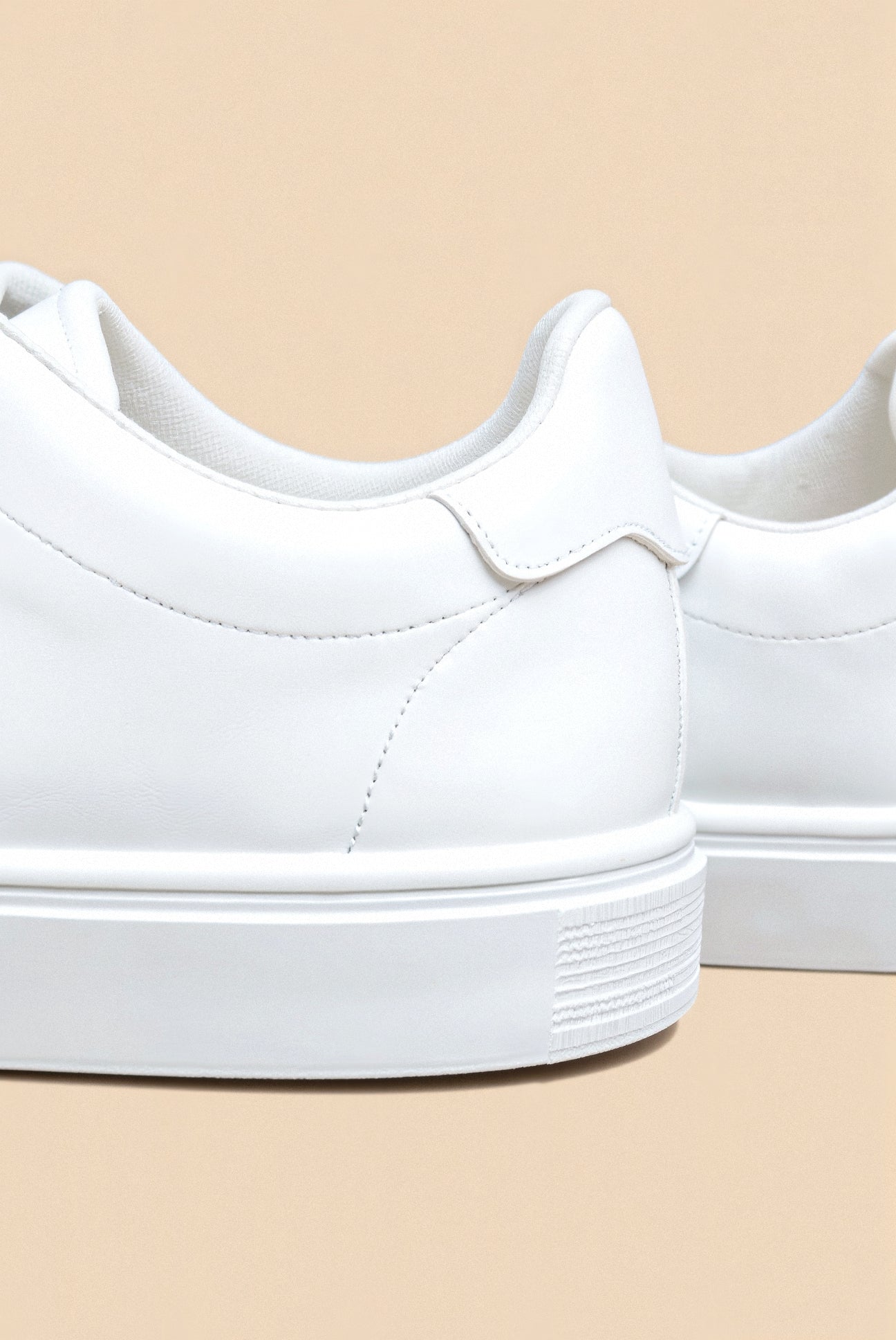 LINEA Classic Sneaker